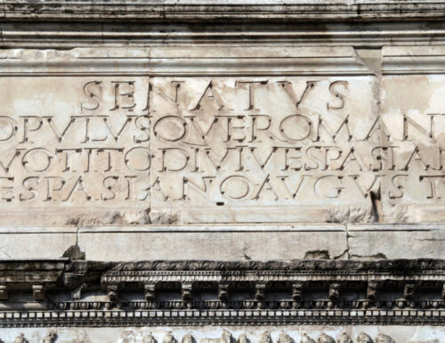 Dopo una rivolta di popolo, con la formula S.P.Q.R nasce il comune di Roma suddiviso in 12 rioni
