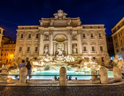 Fontana di Trevi, il simbolo di Roma che seduce, nel segno di Anita Ekberg