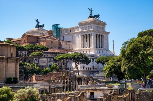 The classical Rome’s enchanting circle: Victor Emmanuel II National Monument, Fori Imperiali and Colosseum