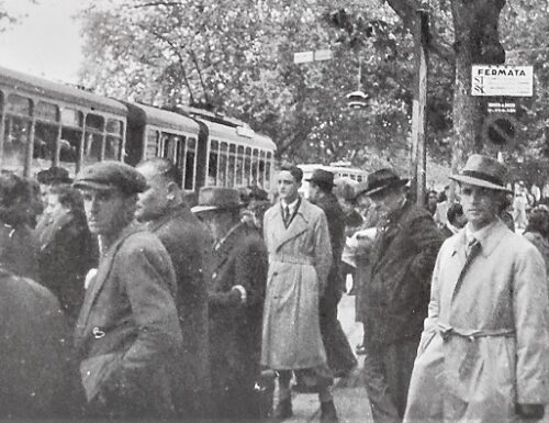 1943: Lungotevere, trasteverini alla fermata del bus