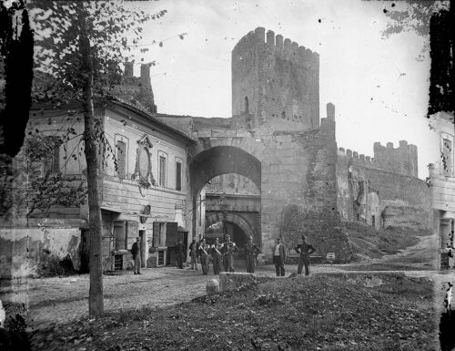 Gendarmi pontifici a Porta Tiburtina nel 1865 accanto al dazio