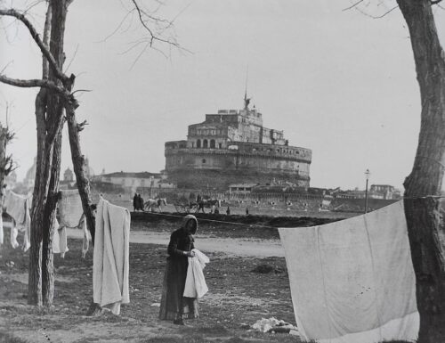 Prati, un giorno di bucato nel 1890 di fronte a Castel San'Angelo
