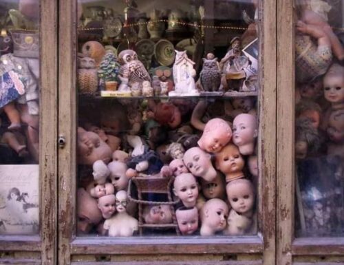L'Ospedale delle bambole, dal 1939 in via di Ripetta c'è la vetrina del terrore