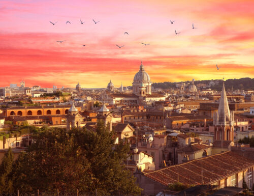 La magia del tramonto a Roma: lo scatto perfetto è servito