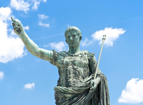 Il Senato romano conferisce a Ottaviano il titolo di Augusto
