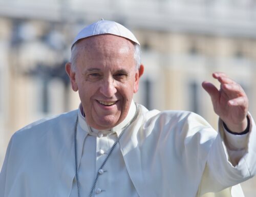 Papa Francesco visita il Campidoglio. È il quarto pontefice nella storia a salire sul colle dopo la Breccia di Porta Pia