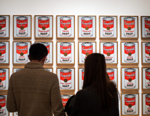 Il genio di Andy Warhol in mostra alla Vaccheria: esposizione prolungata fino a marzo