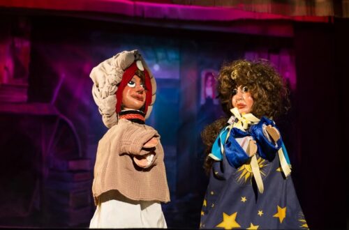 Quanti modi di far teatro: al San Carlino le marionette di Aladino e la lampada magica