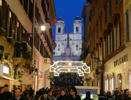 Domenica 18 e il 24 dicembre autobus e metro gratuiti per lo shopping natalizio a Roma