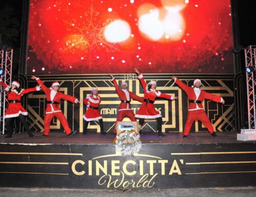 Mercatini, show, giochi e divertimento: a Cinecittà World si accende la magia del Natale